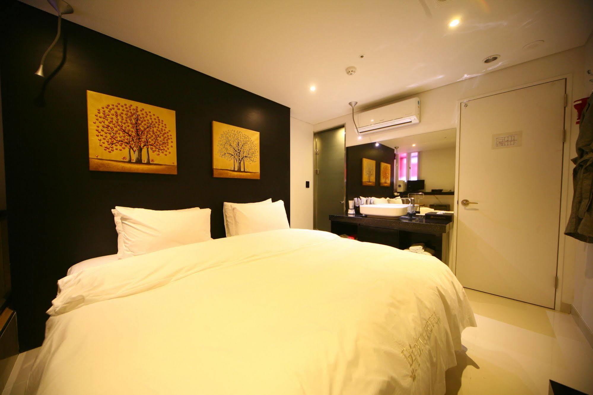 Diva Hotel Seoul Exteriör bild