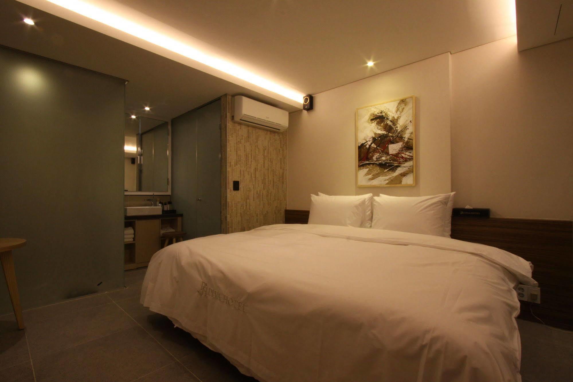 Diva Hotel Seoul Exteriör bild